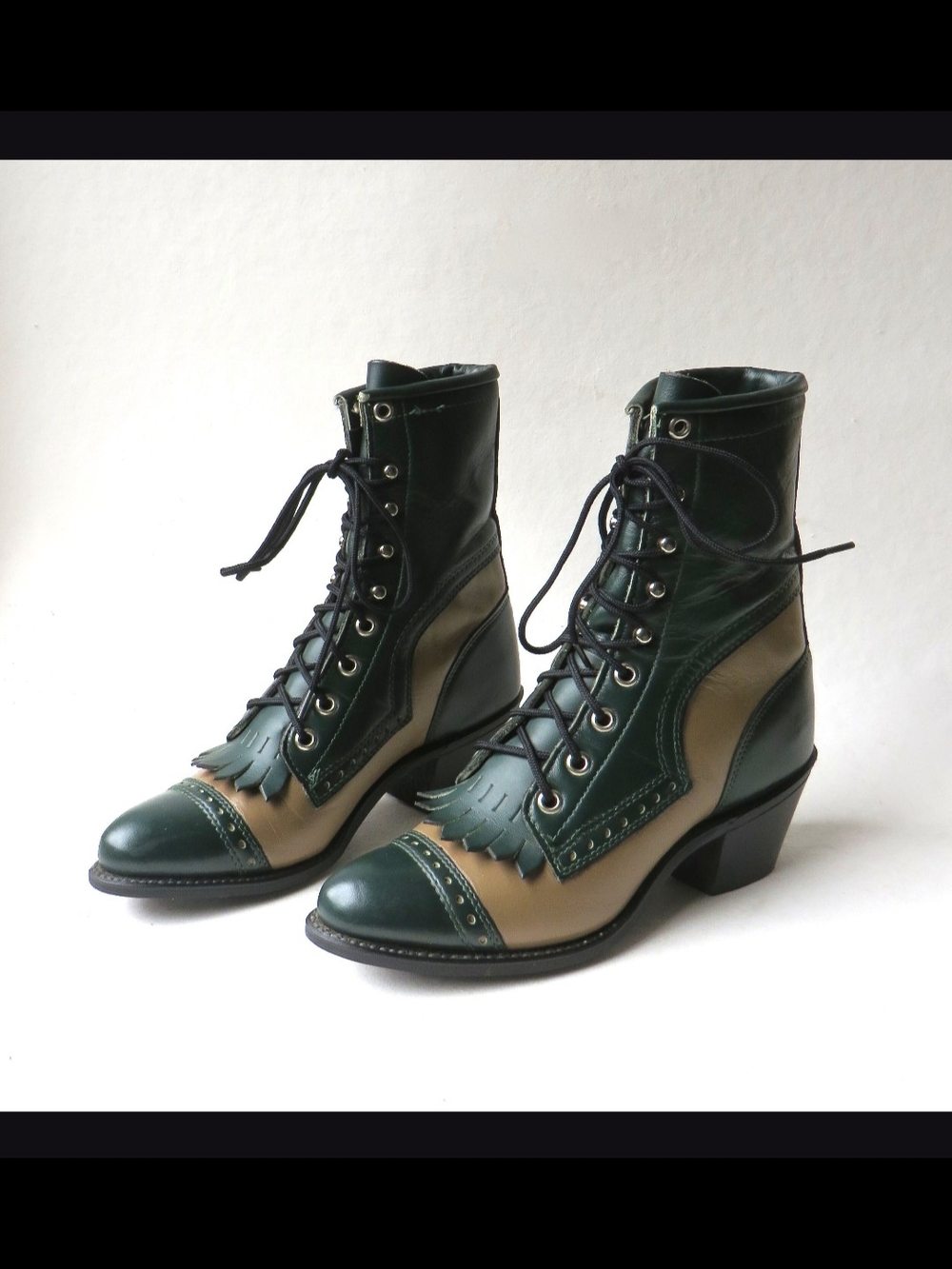 Vintage Capezio Lace-Up Prairie Ankle Boots: Size 6-6.5
